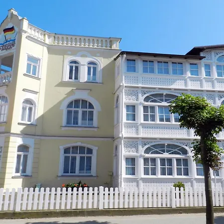 Deutsche Flagge Ostseebad Binz