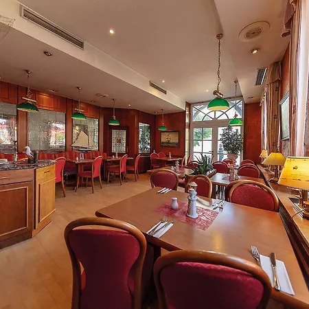 מלון Deutsche Flagge 3*