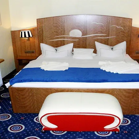 Deutsche Flagge 3* Ostseebad Binz